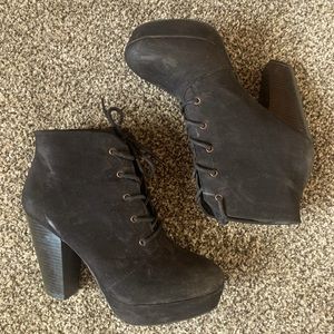 Mossimo black suede pump boots